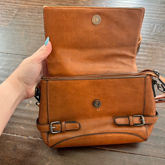 Studded Tan Leather Crossbody Bag - Picture 3 of 4